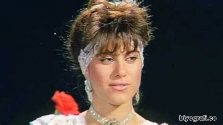 Z&uuml;mr&uuml;t Cansel